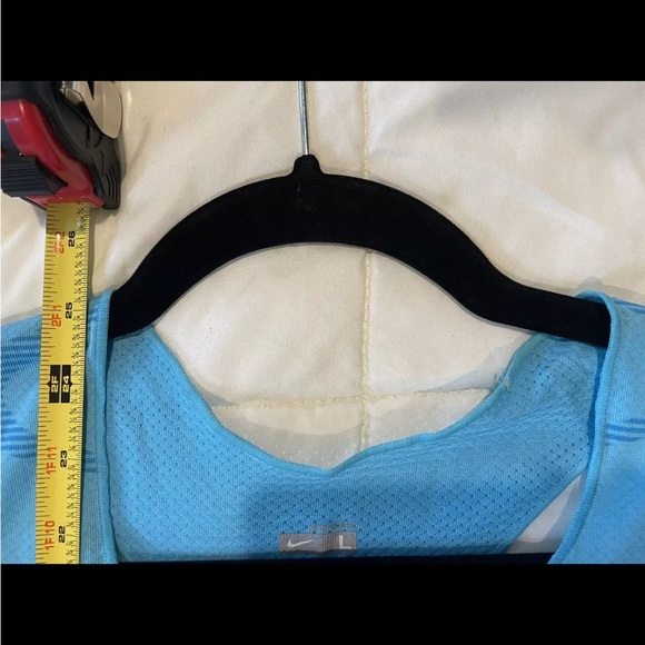 Women’s Nike Mesh Running Shirt - Size Large - Picture 6 of 6